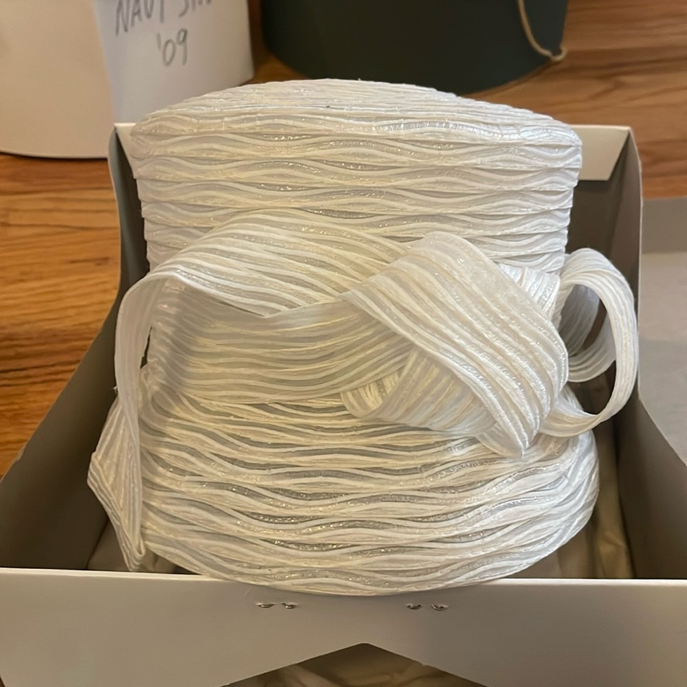 Vintage Meril Ladies Hat white waves with modern wrap bow